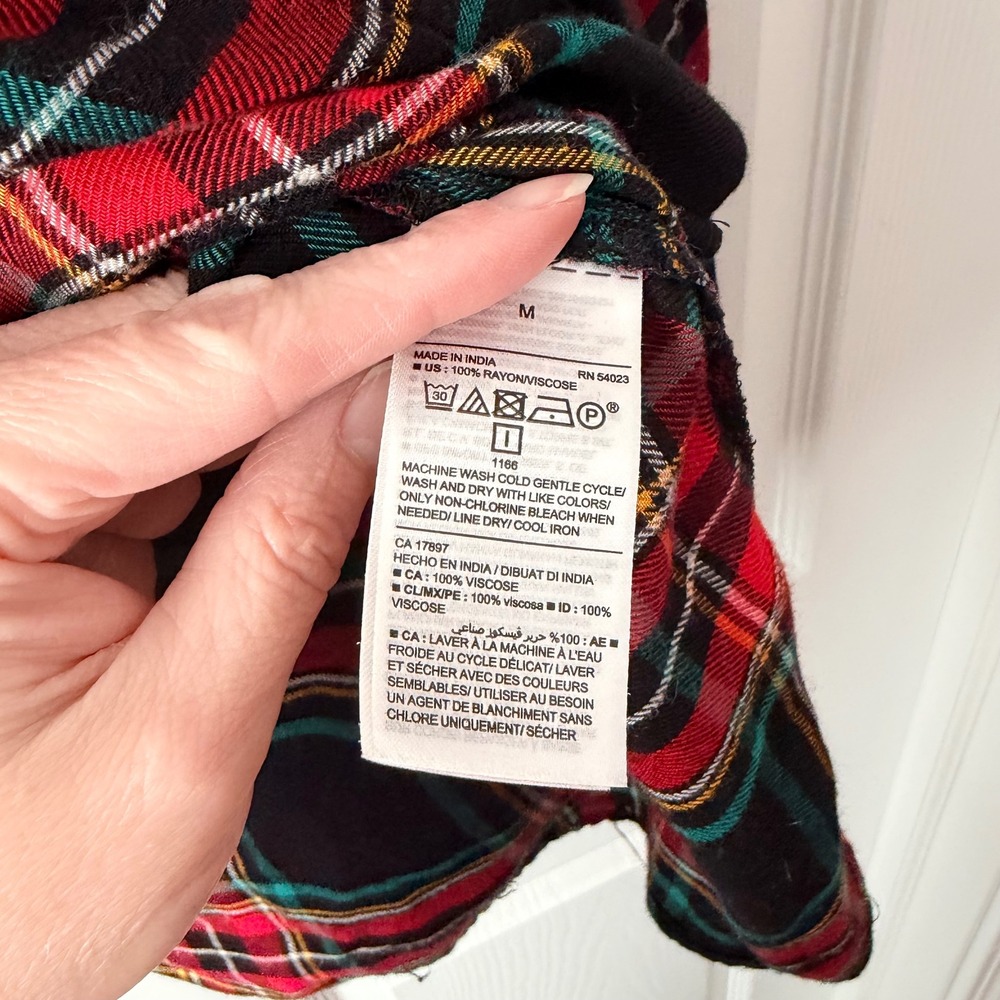 Old Navy The Classic Shirt Womens Medium Black Multi Plaid Rayon Button Up - Picture 4 of 7